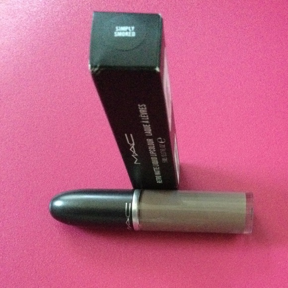 MAC MATTE LIQUID LIPCOLOUR - Picture 2 of 3